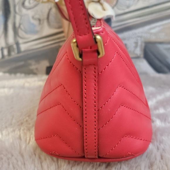 Gucci GG Marmont Leather Mini  Shoulder Bag in red color.  Brand new - Picture 5 of 12